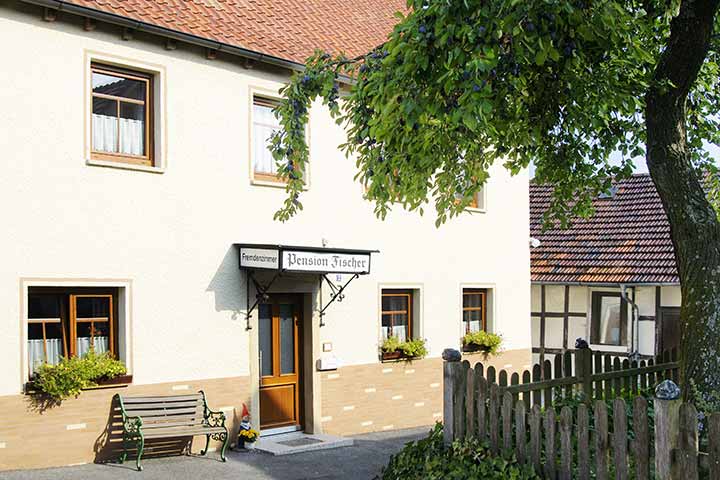 Außenansicht Pension Fischer in Wolfsdorf